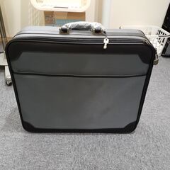 スーツケース、アタッシュケース　未使用品　（商談中）