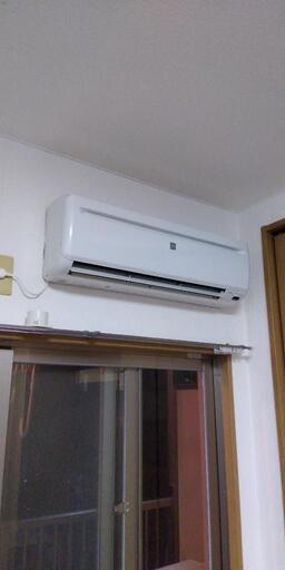 取引中　冷房専用エアコン(業者が取外し済)