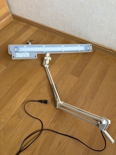 LEDライト　中古。卓上