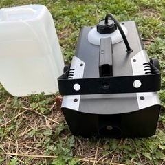 【値下げしました】スモークマシン・ワイヤレスR、専用リキッド付きの画像