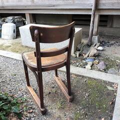古い木製イス　椅子　一人掛けの画像