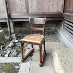古い木製イス　椅子　一人掛けの画像