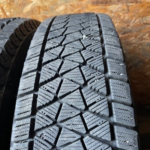 バリ山　BRIDGESTONE ブリヂストン　ブリジストン　DM-V2 175/80R16 スタッドレス タイヤ　2015年製　16イ