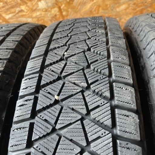 バリ山　BRIDGESTONE ブリヂストン　ブリジストン　DM-V2 175/80R16 スタッドレス タイヤ　2015年製　16イ