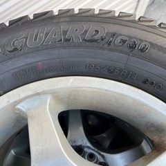 【さらにさらに値下げしました】国産スタッドレスタイヤ4本セット(バルブ新品済)195/65R14アルミマルチ5穴　の画像