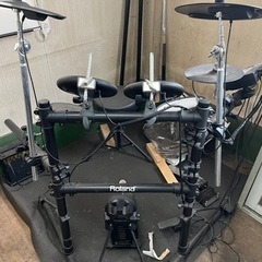 ローランドの電子ドラムです。