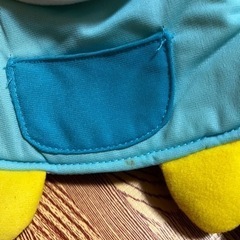ベビー用ぬいぐるみとアンパンマンのソフトボールの画像