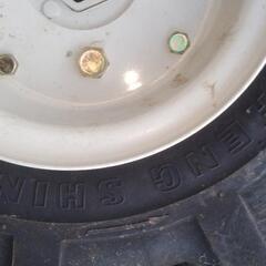【値下げしました】耕運機？のタイヤ+ホイールの画像