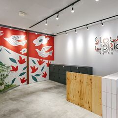 シェアオフィス（コワーキングスペース）の受付および清掃スタッフ