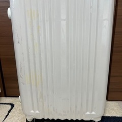 スーツケース　キャリーケース　白い　28インチ　鍵付き
