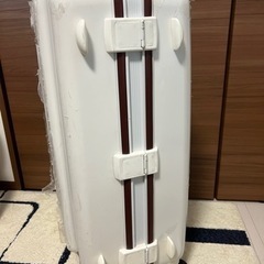 スーツケース　キャリーケース　白い　28インチ　鍵付きの画像