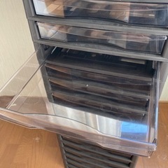 書類棚　ファイルキャビネットの画像