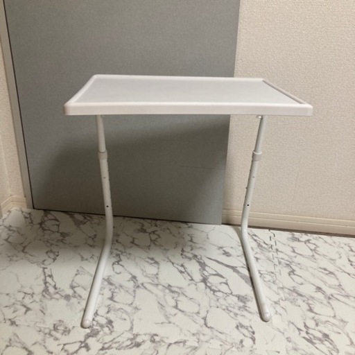 折りたたみ式テーブル