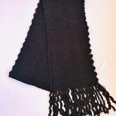 未使用品　薄手のマフラー　ブラック