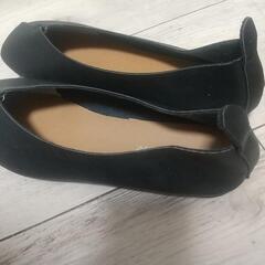 軽くて履きやすいフラットシューズの画像