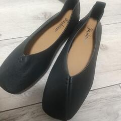 軽くて履きやすいフラットシューズ