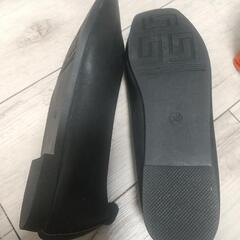 軽くて履きやすいフラットシューズの画像