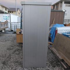 現在お取引中です。大型物置なかなか綺麗です。問い合わせ多いので土曜日以降の返答対応になります。ご了承下さい。の画像