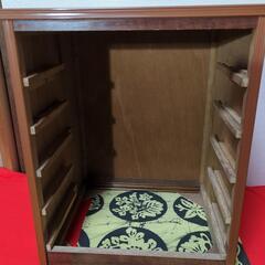 古道具　昭和レトロ　ネームプレート付き大理石調.5段引出し　抽斗チェスト　小抽斗の画像