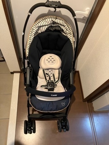 コンビ　ベビーカー　ミッキー