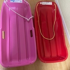 キッズそり　ピンク&赤　2点