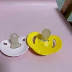 おしゃぶりの画像