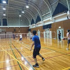 スポーツの秋です🖐️🤩秋にスポーツしなくていつするんですか??🤣YY🏸は初心者🔰と経験者のガチャポンMiXで元気いっぱいのグループです‼️スポーツの秋を満喫したい皆さまのご応募お待ちしてまーす😊🏸 − 大阪府