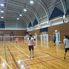 スポーツの秋です🖐️🤩秋にスポーツしなくていつするんですか??🤣YY🏸は初心者🔰と経験者のガチャポンMiXで元気いっぱいのグループです‼️スポーツの秋を満喫したい皆さまのご応募お待ちしてまーす😊🏸 - スポーツ