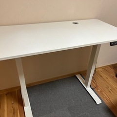 電動スタンディングデスク