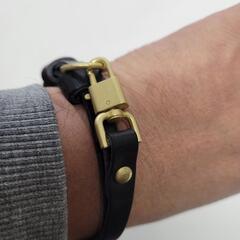 本革バングルの画像