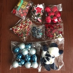 クリスマスツリーセットとクリスマスグッズ箱に入るだけ詰めました〜(ᵔᴥᵔ)の画像
