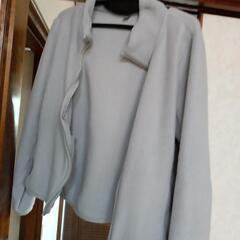 💕価格変更しました!!💕ユニクロの昔の型でグレーのフリース上着です。