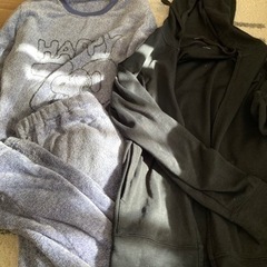 ユニクロ　パーカー　パジャマ上下セット