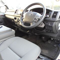 令和２年式　ハイエースバン　DX　GLパッケージ　走行6880KM　ディーゼルターボ！！の画像