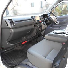 令和２年式　ハイエースバン　DX　GLパッケージ　走行6880KM　ディーゼルターボ！！の画像