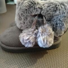 Ｈ＆Ｍ　ムートンブーツ13.5？センチの画像