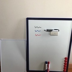 ホワイトボード 大（45×60）・小＆ノック式3色ペン ＆ボード消し