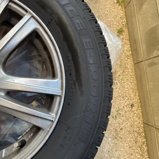 決まりました・スタッドレスタイヤ　ホイール付　185/70R14