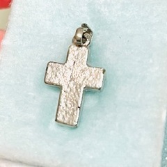 【1／17受け渡し決定‼️】未使用】クロスペンダントップ　クロス　ケース付きの画像