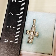 【1／17受け渡し決定‼️】未使用】クロスペンダントップ　クロス　ケース付きの画像