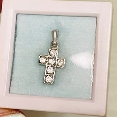 【1／17受け渡し決定‼️】未使用】クロスペンダントップ　クロス　ケース付きの画像
