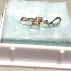 【1／17受け渡し決定‼️】未使用】クロスペンダントップ　クロス　ケース付きの画像