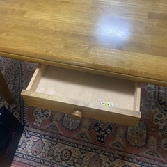 ダイニングテーブルの画像