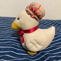 アヒルのぬいぐるみ2つの画像