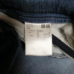 ユニクロのストレッチジーンズの画像