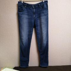 ユニクロのストレッチジーンズ