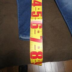 ユニクロのストレッチジーンズの画像