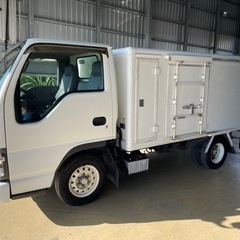 冷蔵車　タイタンの画像