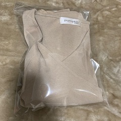 【新品未使用】カットソー　トップスの画像