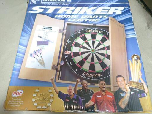 ハードダーツボード UNICORN STRIKER